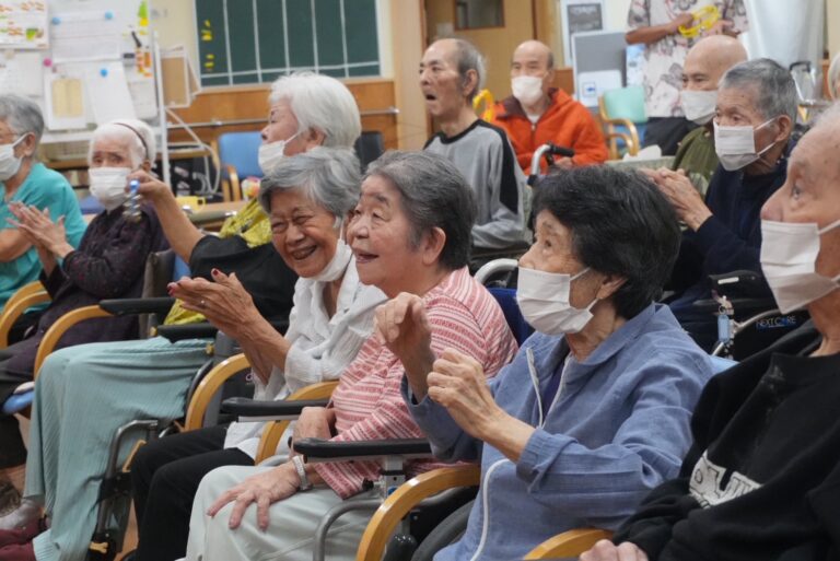 敬老会を開催しました